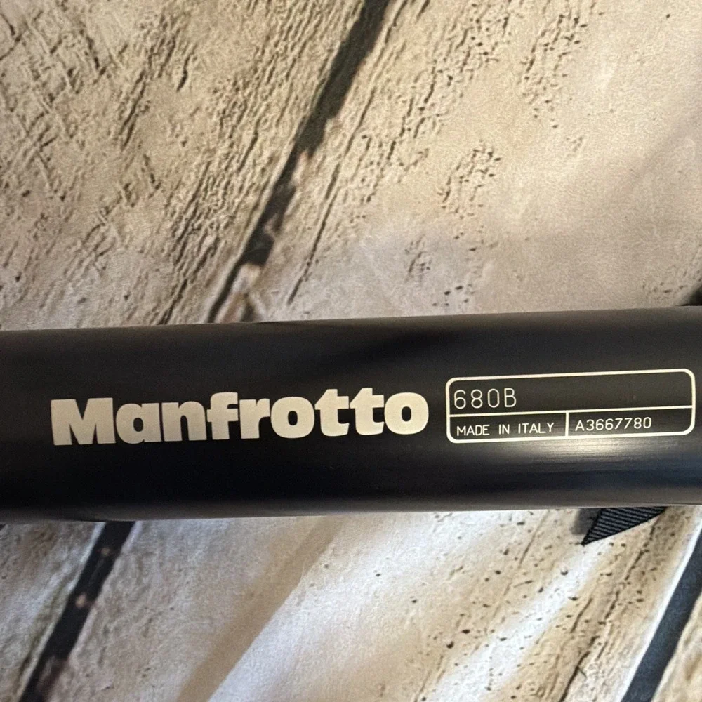 Manfrotto Carbon Fiber Tripod (055CXPRO3) (MH055M0-Q5) Mag Ball Monopod (680B)